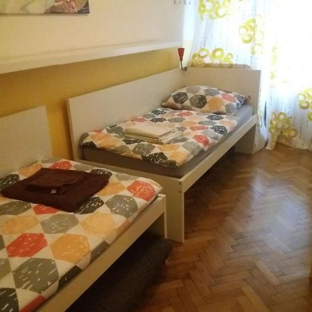 Geraeumige Zentrumsnahe Altbauwohnung Wien Eksteriør billede