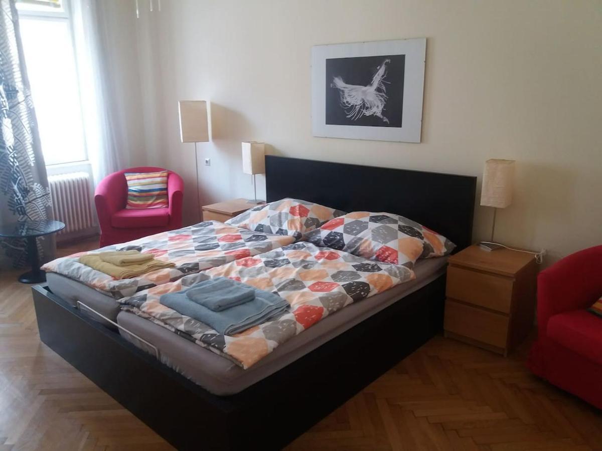 Geraeumige Zentrumsnahe Altbauwohnung Wien Eksteriør billede