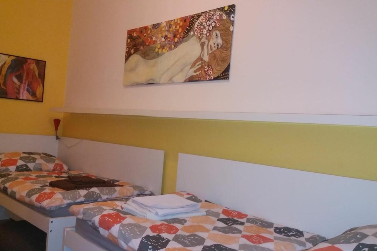 Geraeumige Zentrumsnahe Altbauwohnung Wien Eksteriør billede