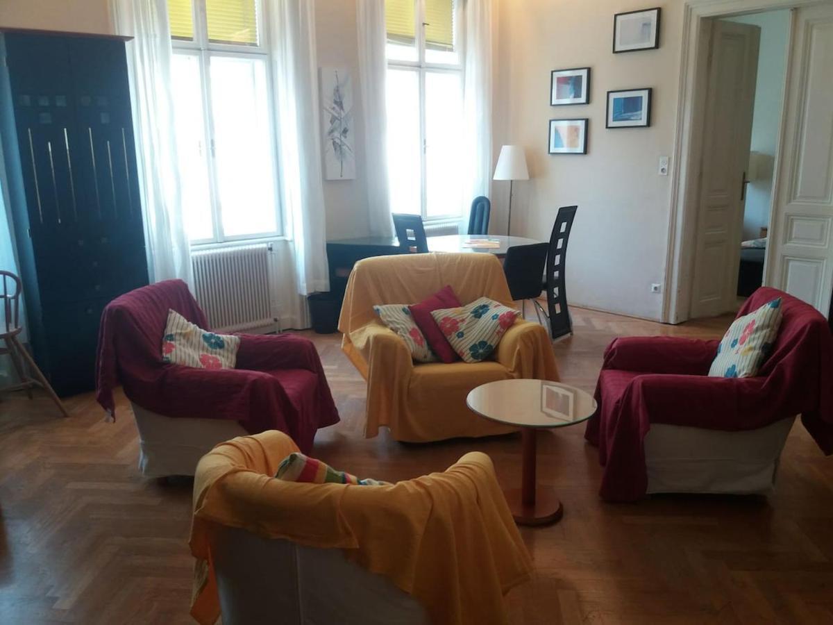 Geraeumige Zentrumsnahe Altbauwohnung Wien Eksteriør billede