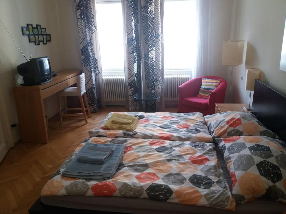 Geraeumige Zentrumsnahe Altbauwohnung Wien Eksteriør billede