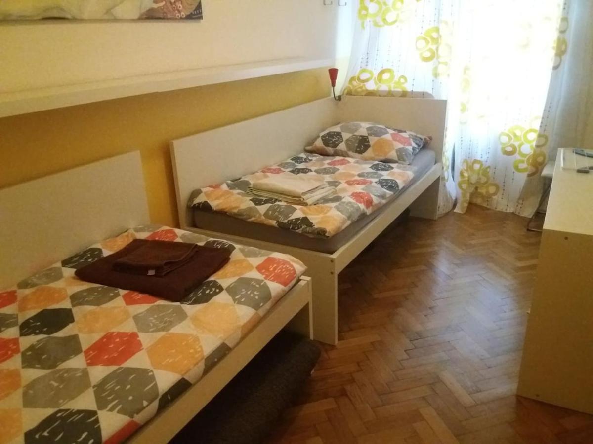 Geraeumige Zentrumsnahe Altbauwohnung Wien Eksteriør billede