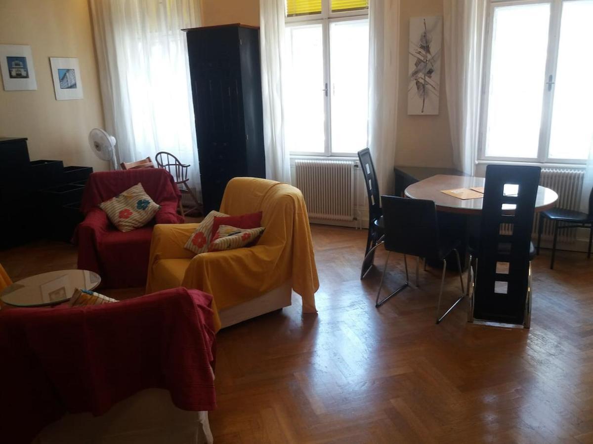 Geraeumige Zentrumsnahe Altbauwohnung Wien Eksteriør billede