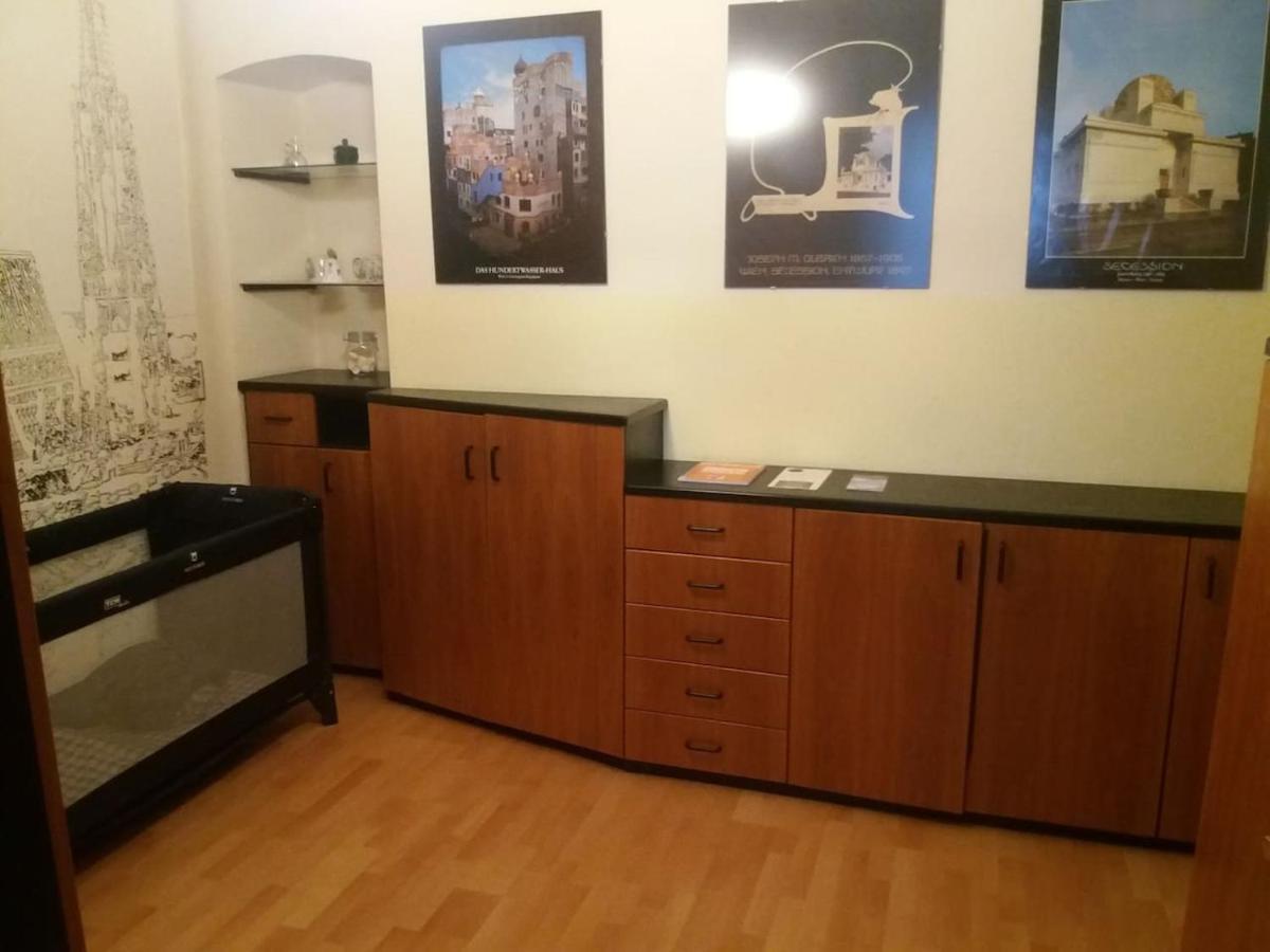 Geraeumige Zentrumsnahe Altbauwohnung Wien Eksteriør billede